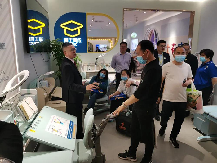 芭乐视频色版APP重磅亮相第45届东莞名家具展 芭乐视频色版APP重磅亮相第45届东莞名家具展